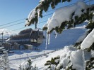 Cabine du 1er Télémix de France avec un sapin