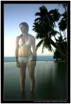Caroline se pr�te � quelques exp�riences (le filet vert, c'est la lumi�re d'une barque qui passait par l�)