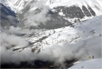 R�gis Rolland et Sam Rochet au moment o� les nuages s'ouvrent sur la plus belle descente de la journ�e.