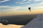 Andy, 540 � Mt-Hood. Derri�re le quarter, on aper�oit le repaire de Nimbus, son camping sur neige�