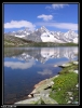 Le Mont Dolent dans un lac de Fenêtre