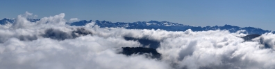 Panoramique sur la Chartreuse et les Grandes Rousses dans les nuages