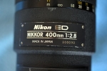 On est plus classique avec le 400mm, parce qu'il est plus récent, donc pas de bague en or. Le numéro de série indique cependant que c'est le 90è à avoir été fabriqué, sur un peu plus de 2600 en tout.