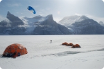 Camp de base dans le Sam Ford fjord.