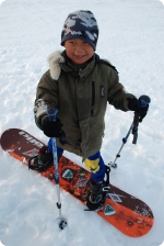 Un mini Inuit teste la version moderne du tra�neau � chiens.