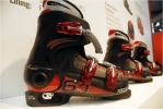 La chaussure Roces grandit en même temps que le petit skieur.