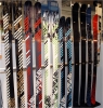 Les skis Liberty avec le gros Double Helix en noir.