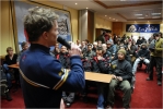 Romain Raisson briefe les comp�titeurs pour le jugements de runs.