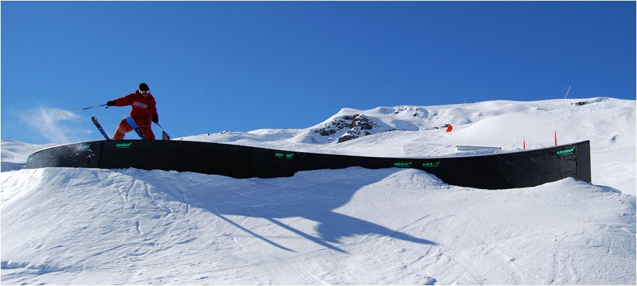 Il glisse, il glisse (des souvenirs du rollerblade ?).