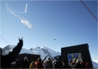 Démonstration de wingsuit à l'Aiguille du midi. Les sauteurs passaient à dix mètres du public à 150km/h, l'un des trucs les plus impressionnants que j'ai jamais vu... (photo : GD)