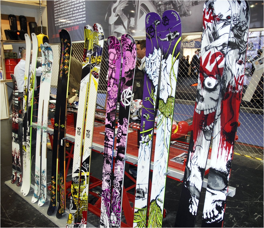 La gamme Factory : Hell Bent, Obsethed, Missbehaved, Kung Fujas, Extreme, Miss Demeanor, Disorderly.