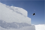 Beau big air sur le snowpark des Menuires.