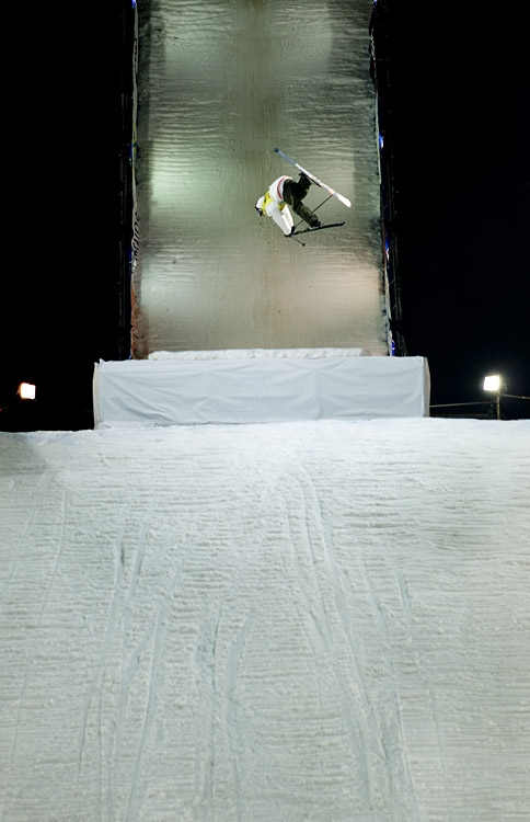 Sam Favret, double nose &uuml;berstyl&eacute;  - photo J&eacute;r&ocirc;me Tanon