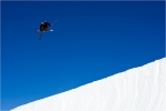 Tanner Hall, montant à six mètres avec un 540 plein de style à Snowpark (Nouvelle-Zélande) alors que personne ne dépassait 3 mètres ce jour-là.  