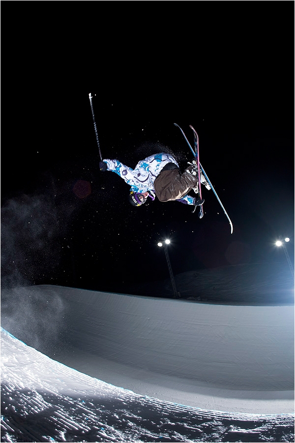 AJ Kempainen en entra&icirc;nement de pipe juste apr&egrave;s le big air.