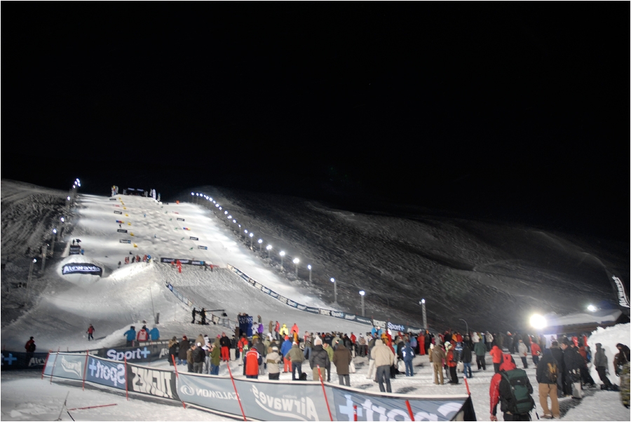 Le stade en nocturne. 