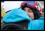 Colby West dans les bras de Matt Azzolin, team manager CoreUpt