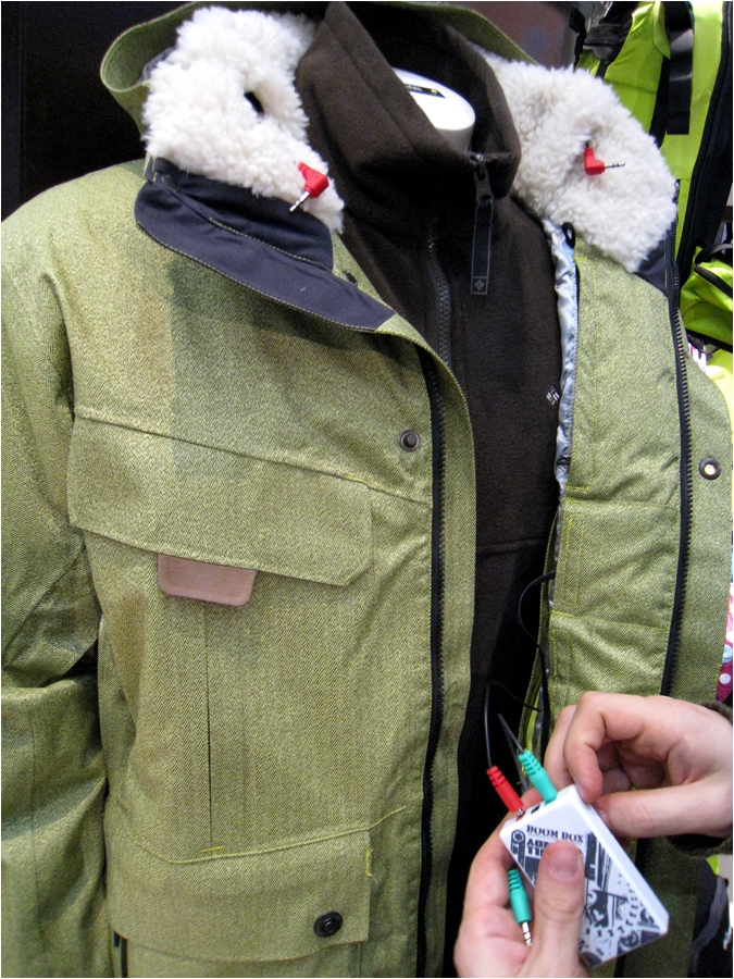 Columbia : veste c&acirc;bl&eacute;e pour &eacute;couter son ipod.