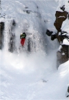 Flo Oerley dans la cascade.