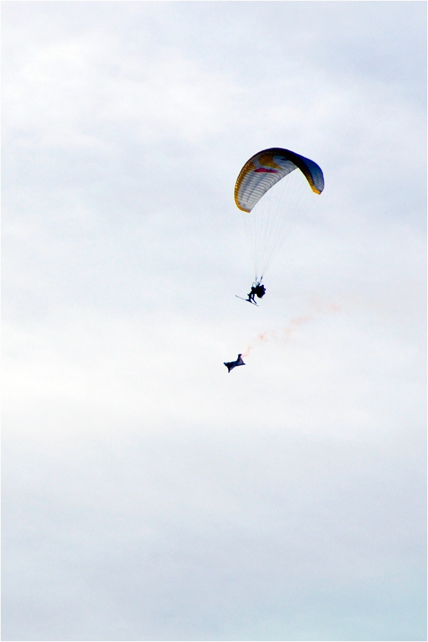 G&eacute;raldine quitte Antoine Montant en wingsuit. 