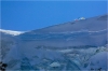 Face nord de l'Aiguille du Midi. Le vol n’est pas des plus plaisants, voire austère pour les trois speed riders du team RTP : Antoine Montant, Charlie et Felix Rodriguez. 