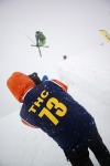Willy Fugain sous l'œil du THC73, avant d'arracher son ski...