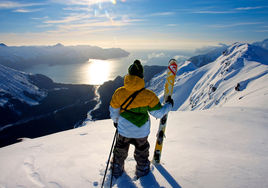 2006 - tournage en Alaska avec TGR. Malgr&eacute; une horrible m&eacute;t&eacute;o, nous avons trouv&eacute; une nouvelle zone d&rsquo;h&eacute;liski pr&egrave;s de la mer...