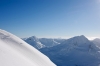 Alaska-Les mauvaises conditions nous ont poussé à construire un jump avec TGR. J’aime le petit Candide dans l’immensité. 