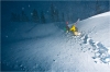 Tory Bland et Carrie Christiansen font la trace dans la tranquilité de l'aube de Mt. Baker.