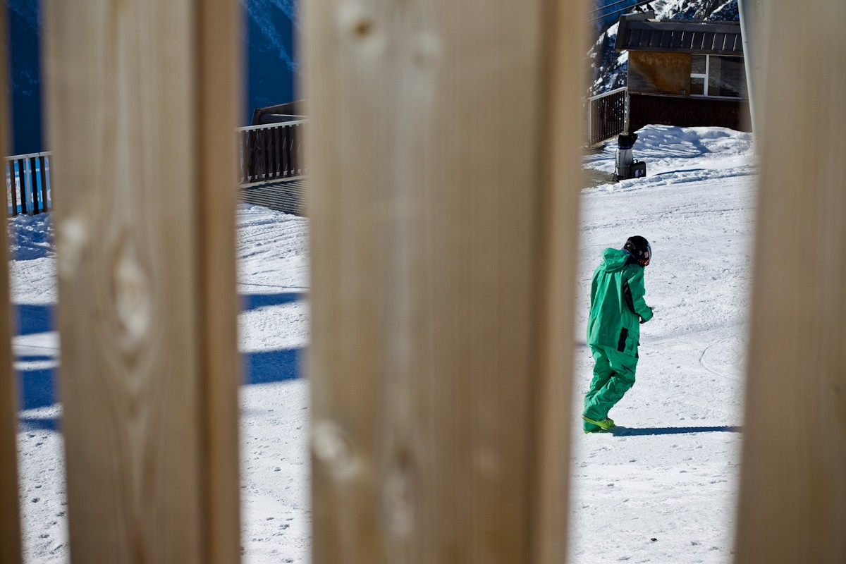 Vendredi 10h54. Premier jour sur les pistes, rendez vous au sommet du Br&eacute;vent pour une mise &agrave; niveau recherche en avalanche. Premi&egrave;re rencontre avec les riders, premi&egrave;res impressions&hellip; 