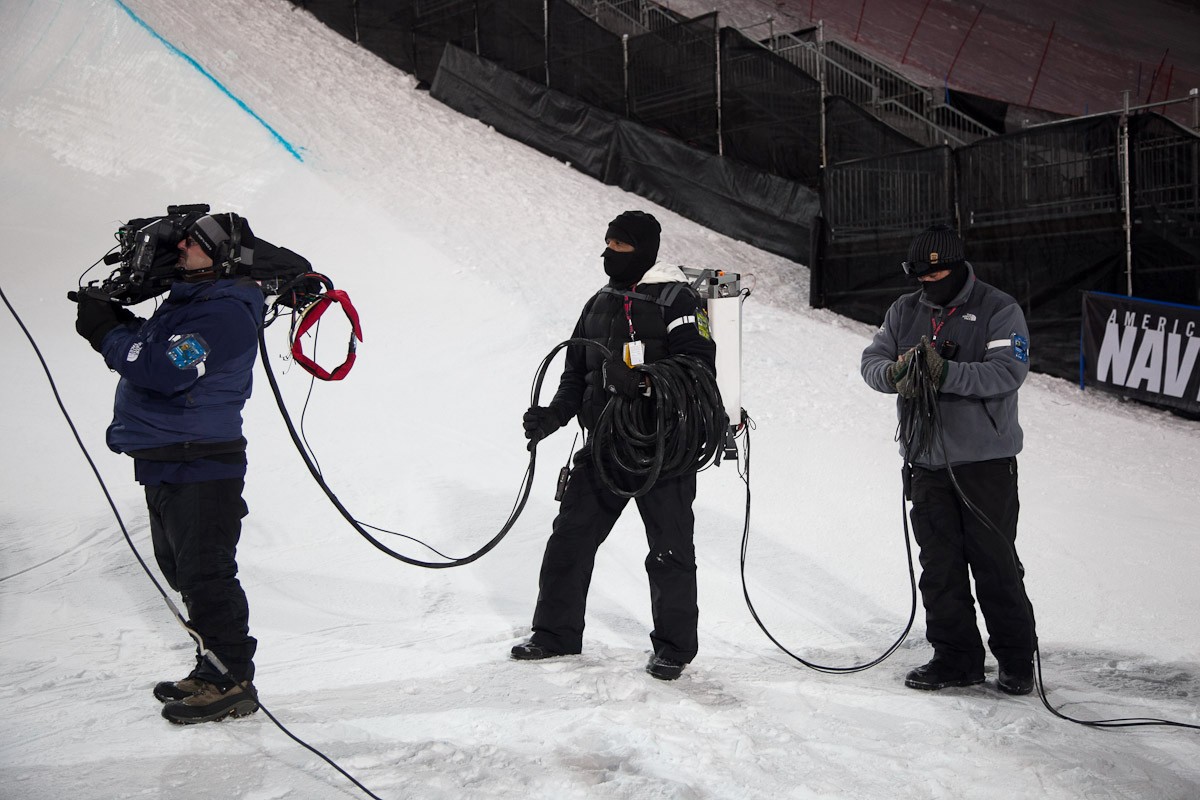 3 hommes, un caporal et une cam 3D... pratique