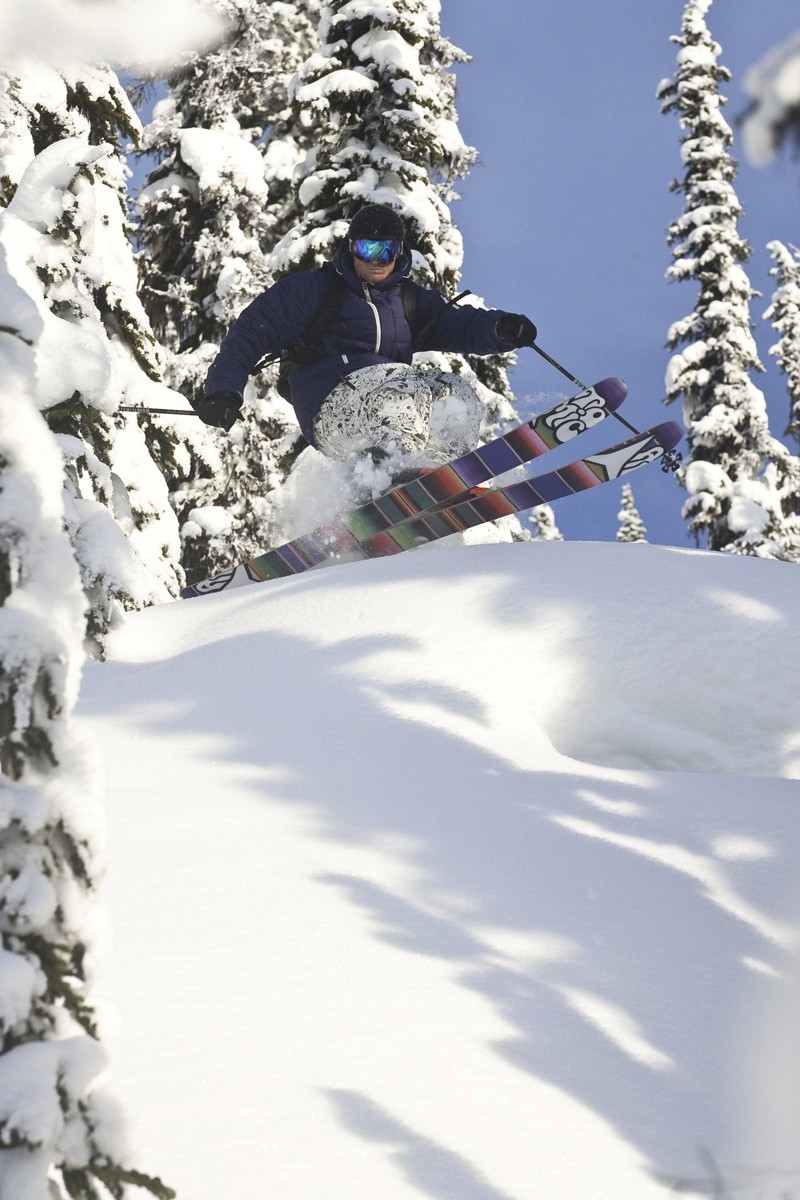 Ride l&eacute;ger sur poudre l&eacute;g&egrave;re pour 