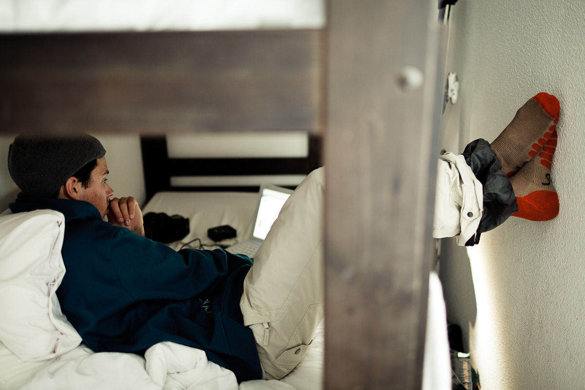 Un ami de David, vid&eacute;aste, logeant dans la chambre que lui et sa copine. Il filme leur X-Games
