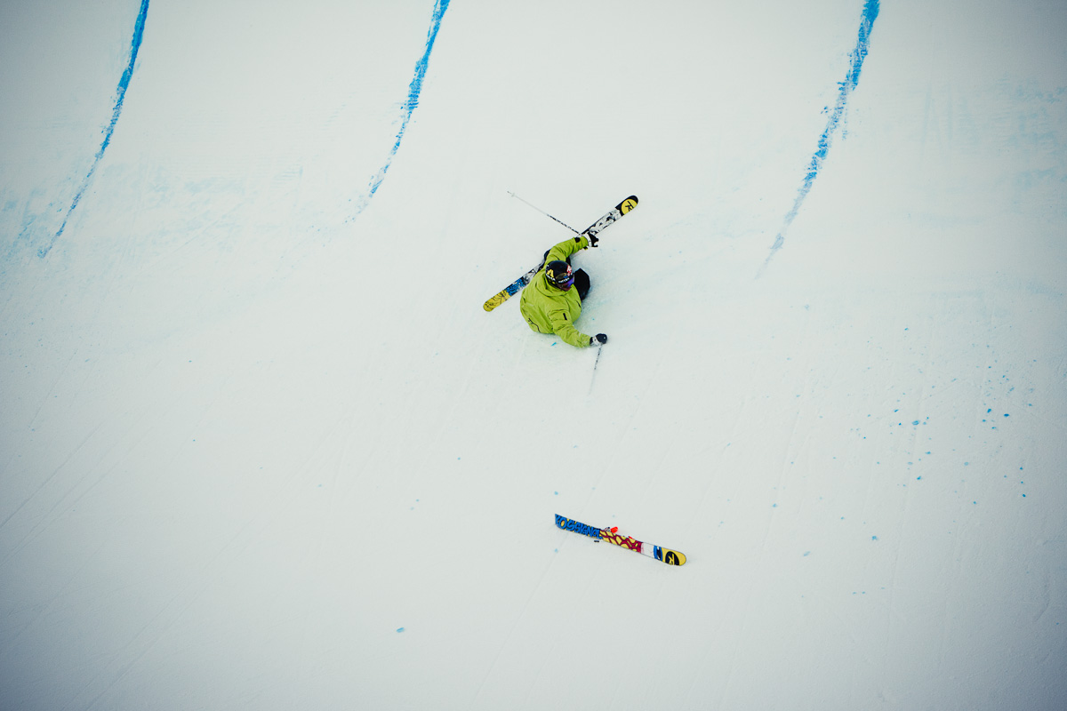 Chute de David au milieu du pipe. Les entrainements servent &agrave; &ccedil;a