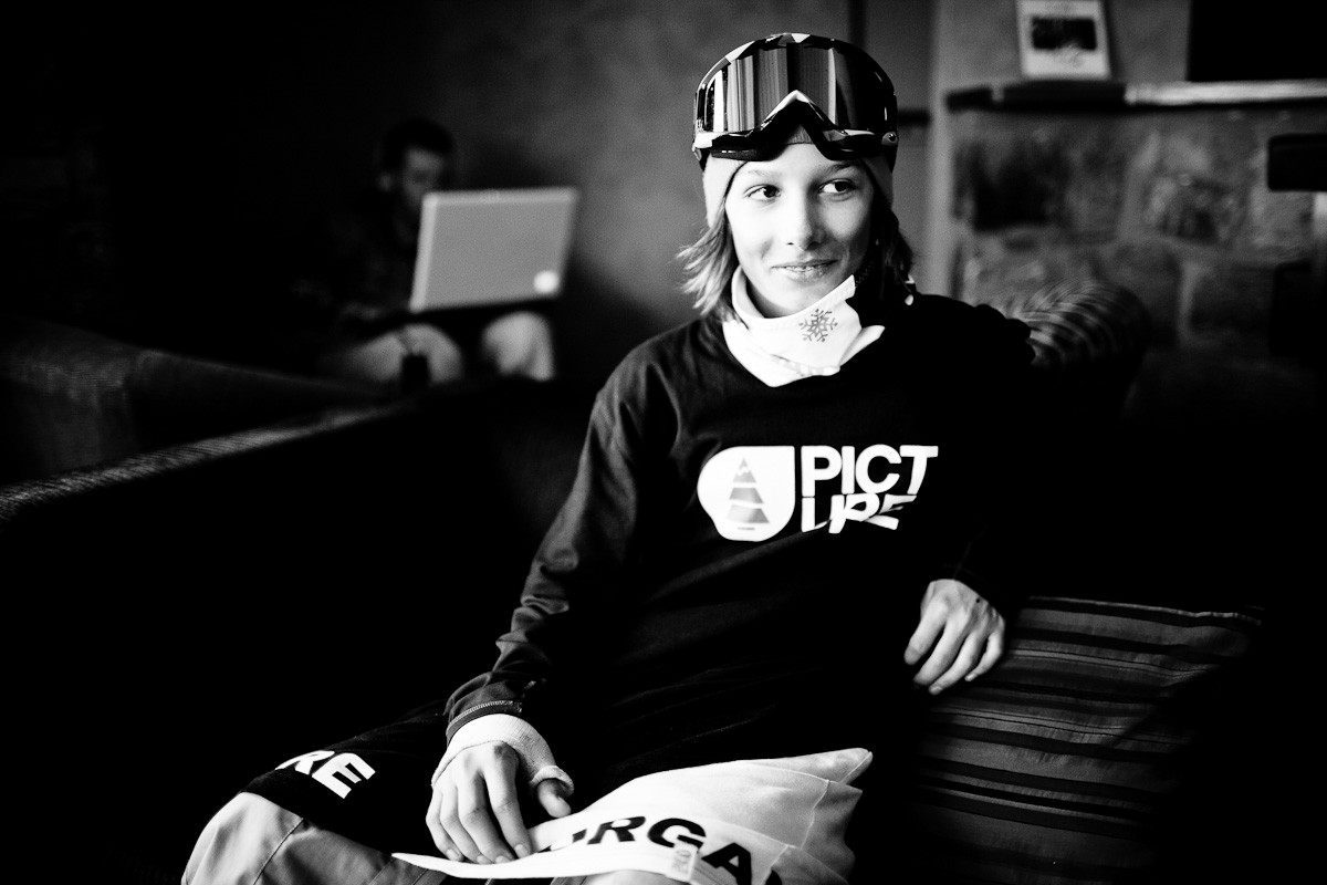 Antoine dans le lobby de l'hotel Diva pendant les X Games (P.M)