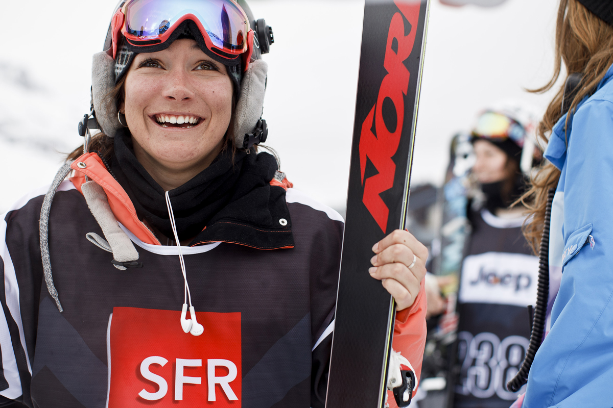 Anais, heureuse de sa seconde place aux X Games de Tignes