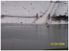 Chute à l'entrée de l'eau.