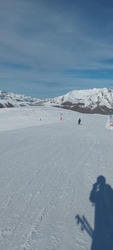 Neige plutôt douce et/ou compacte dans l'ensemble, parfois lustrée