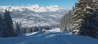 Ski dans une carte postale &agrave; Saint-Gervais et Meg&egrave;ve 