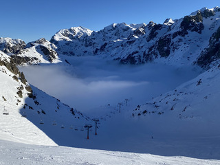 Grand Van massacré par tous les vents et des centaines de skieurs...