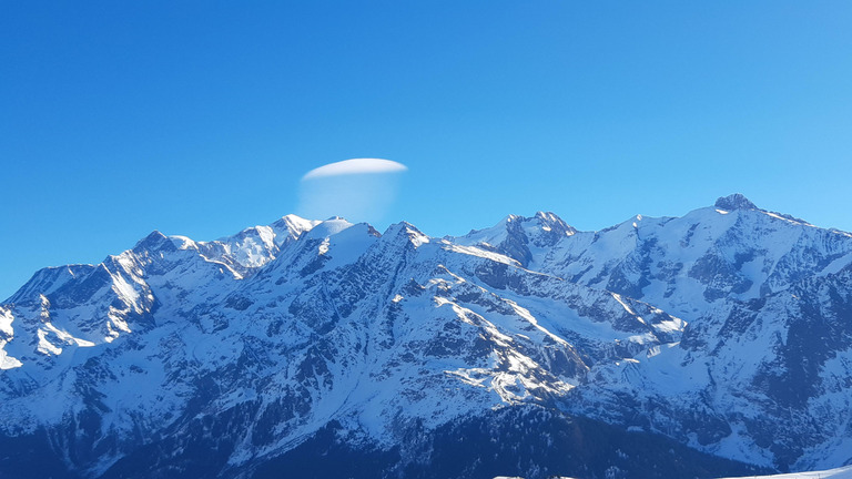Une soucoupe volante sur le Mont-Blanc !