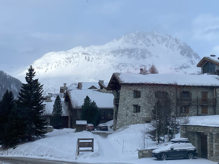 Quelques cm de fraiche du bon ski de piste en perspective