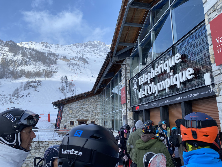 Quelques cm de fraiche du bon ski de piste en perspective