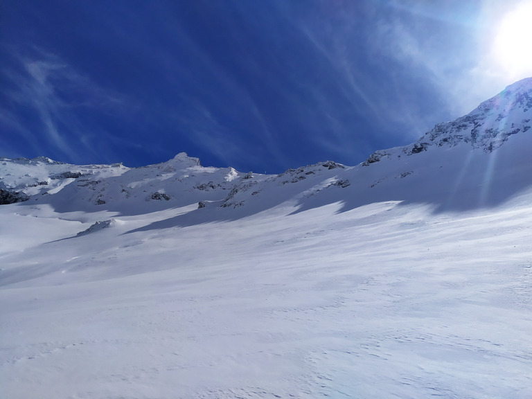 belle journée , belle  neige, au dessus de 2500m....