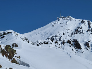 Petit May Day/Pow Day