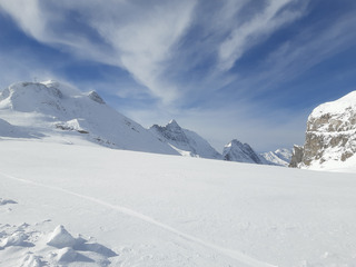 Un glacier infest&eacute; de skipasseurs 😁