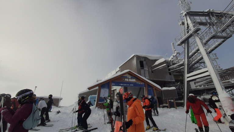 Alpe d'Huez :  l'ouverture en peuf = Géantissime