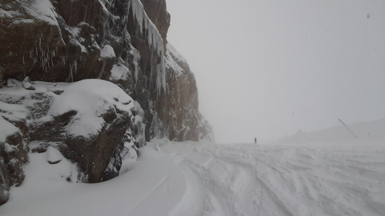 Alpe d'Huez :  l'ouverture en peuf = Géantissime