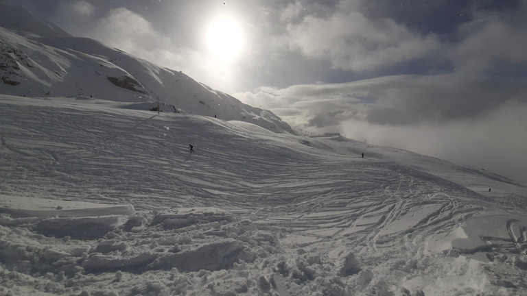 Alpe d'Huez :  l'ouverture en peuf = Géantissime