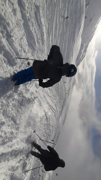 Alpe d'Huez :  l'ouverture en peuf = Géantissime